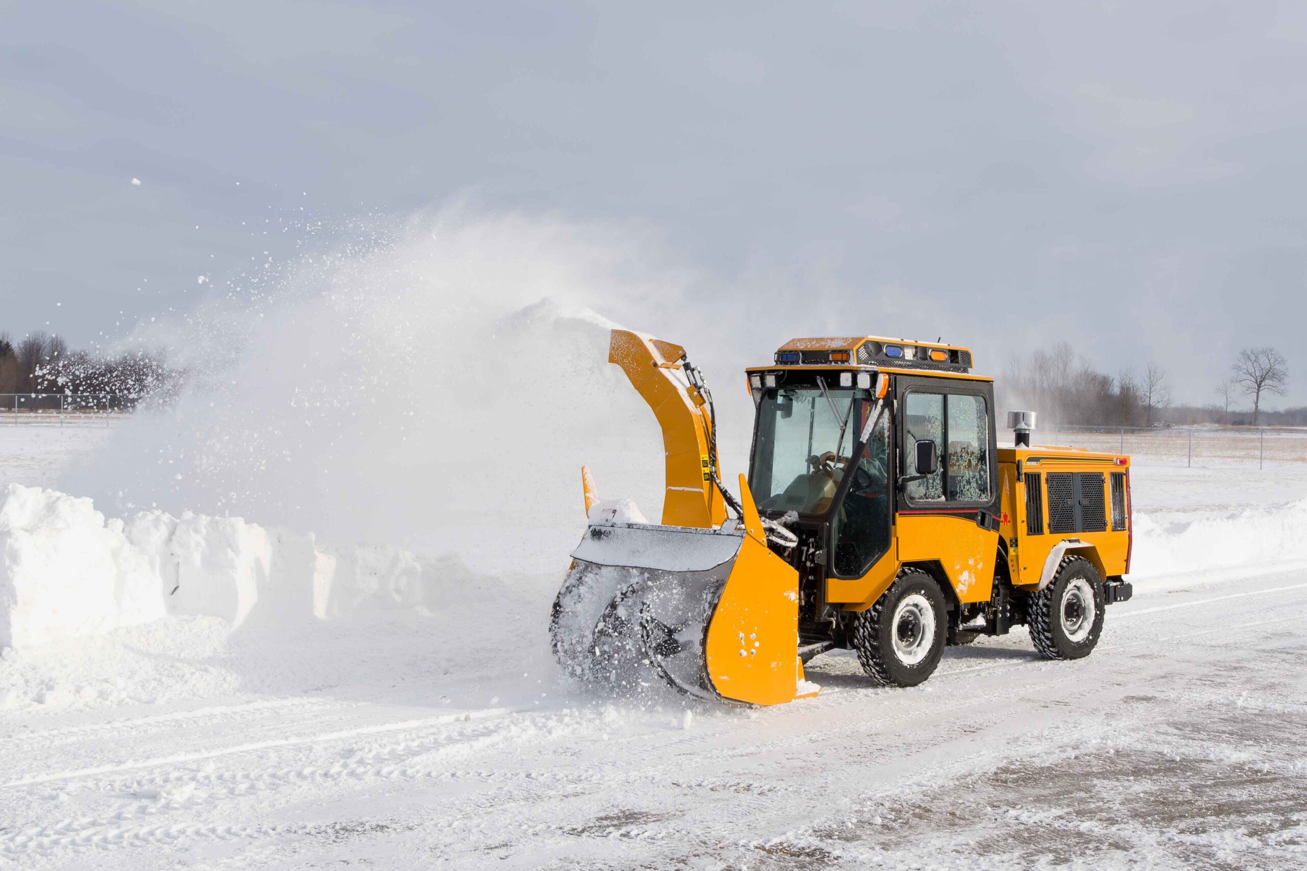 municipal-snow-removal-equipment-trackless-mt7